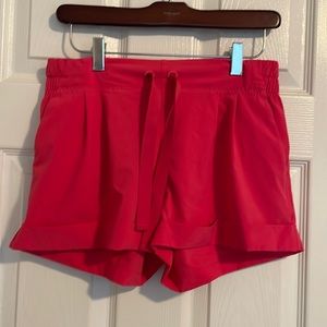 lululemon pink cuffed shorts